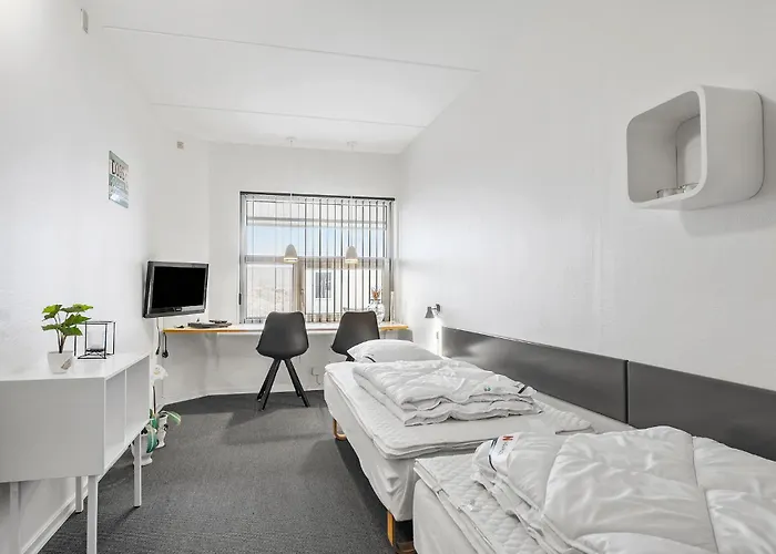 2 Bedroom Stunning In *